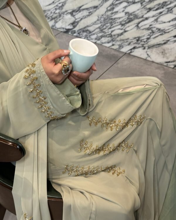 Nurjahan Set in Pistachio Gold