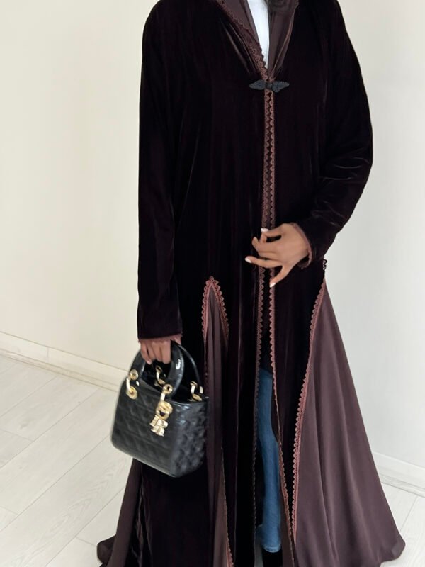 Buthaina in Brown Truffle
