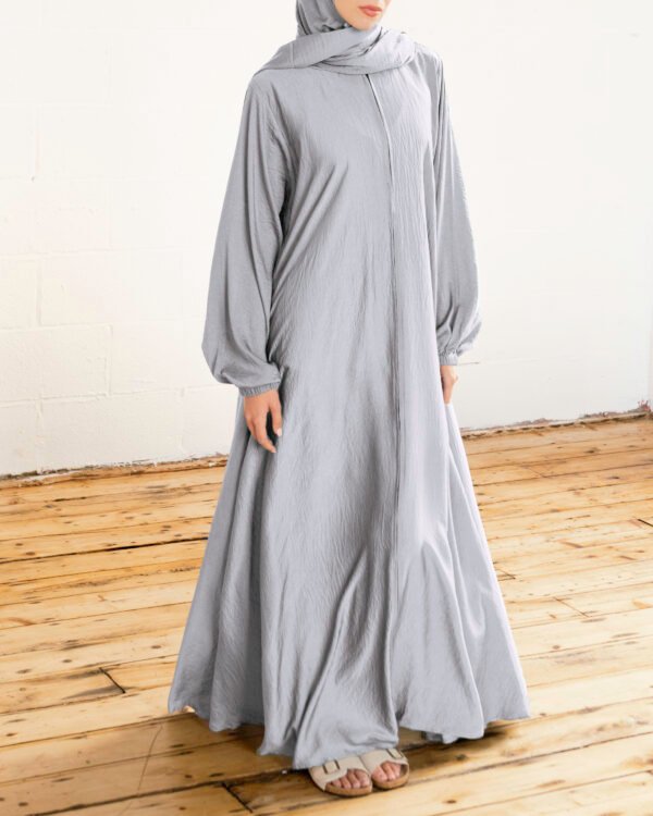 Rajaa in Light Grey