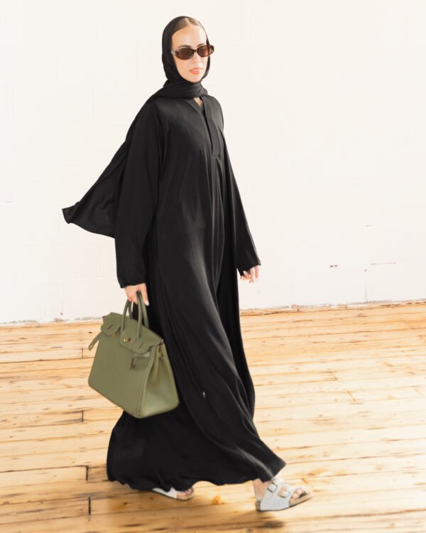Najaa in Black