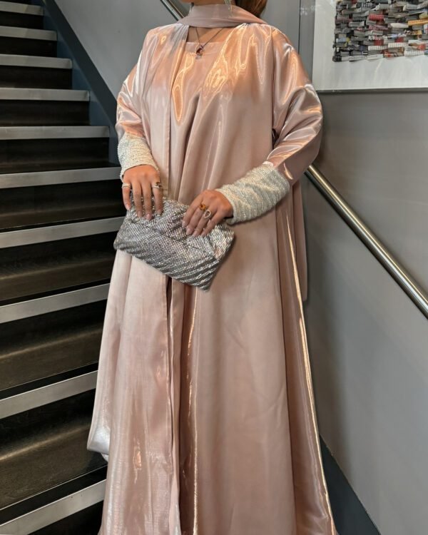 Hessa in Pink