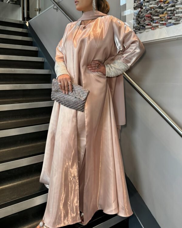 Hessa in Pink