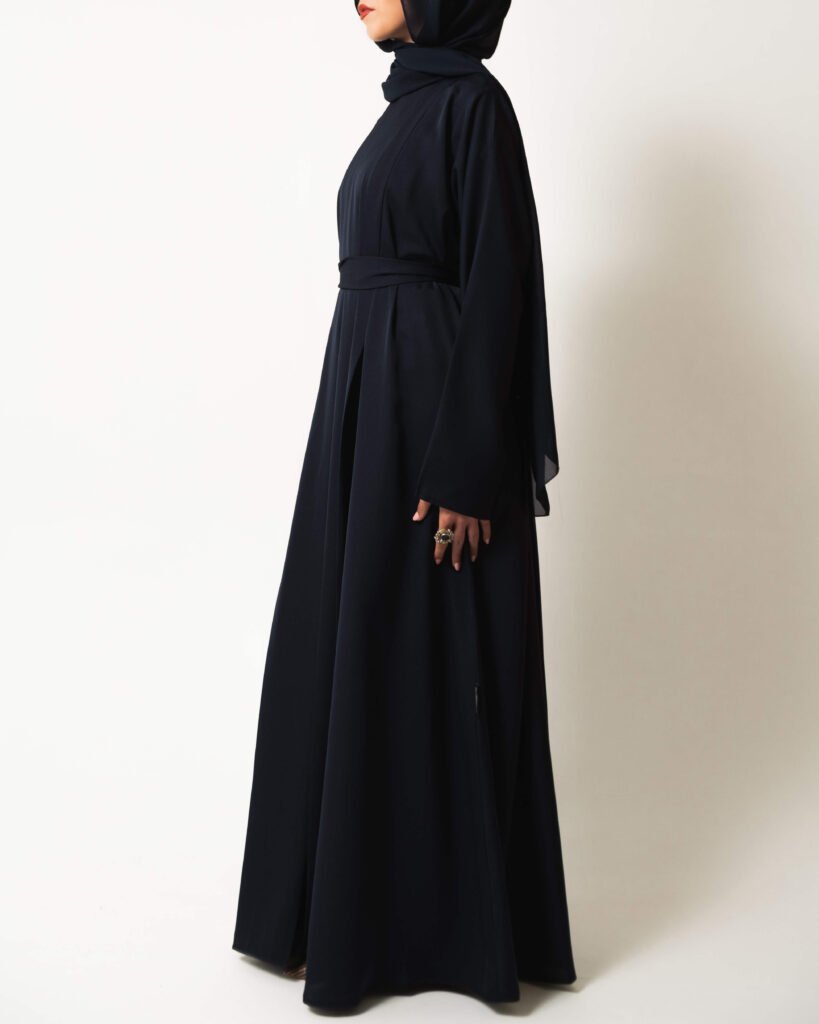 Pleats Abaya in Navy