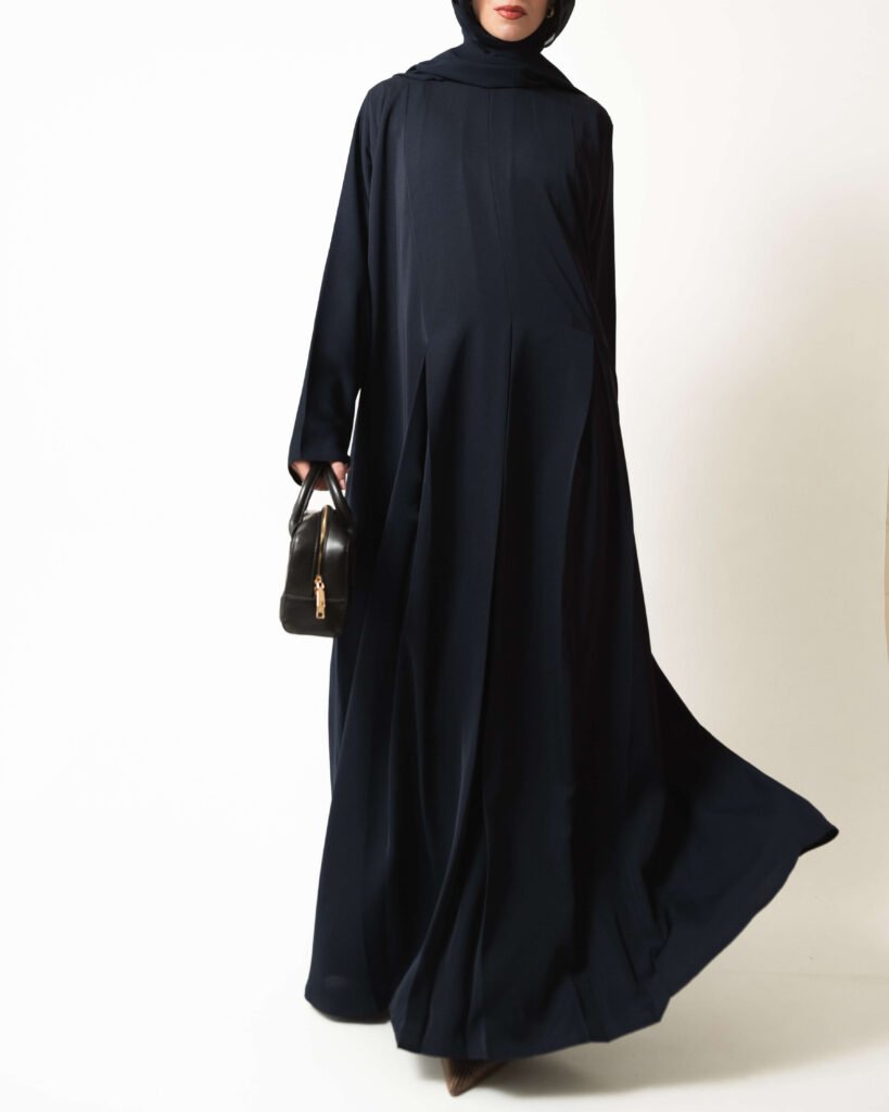 Pleats Abaya in Navy