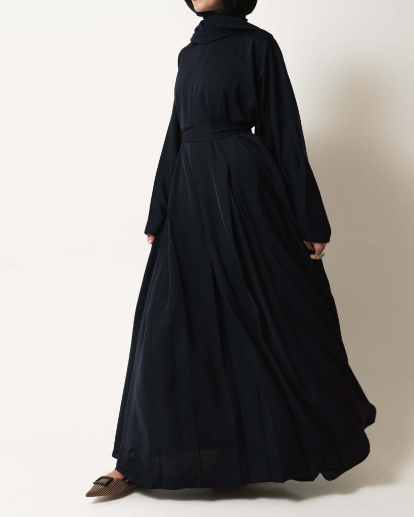 Pleats Abaya in Navy