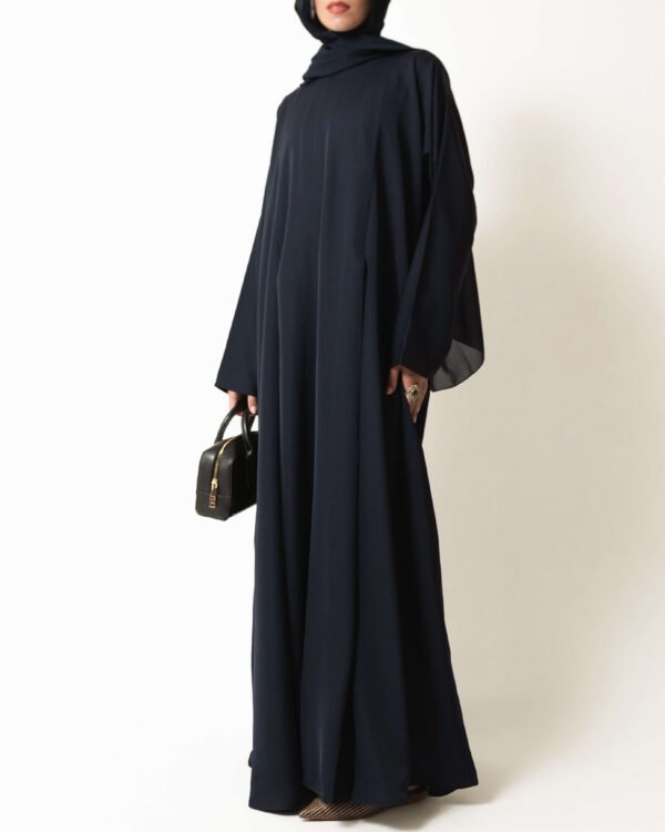Pleats Abaya in Navy