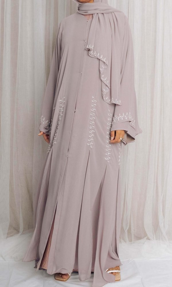 Nujood in Soft Lilac