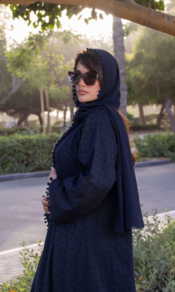 PomPom - Bluette Side 2