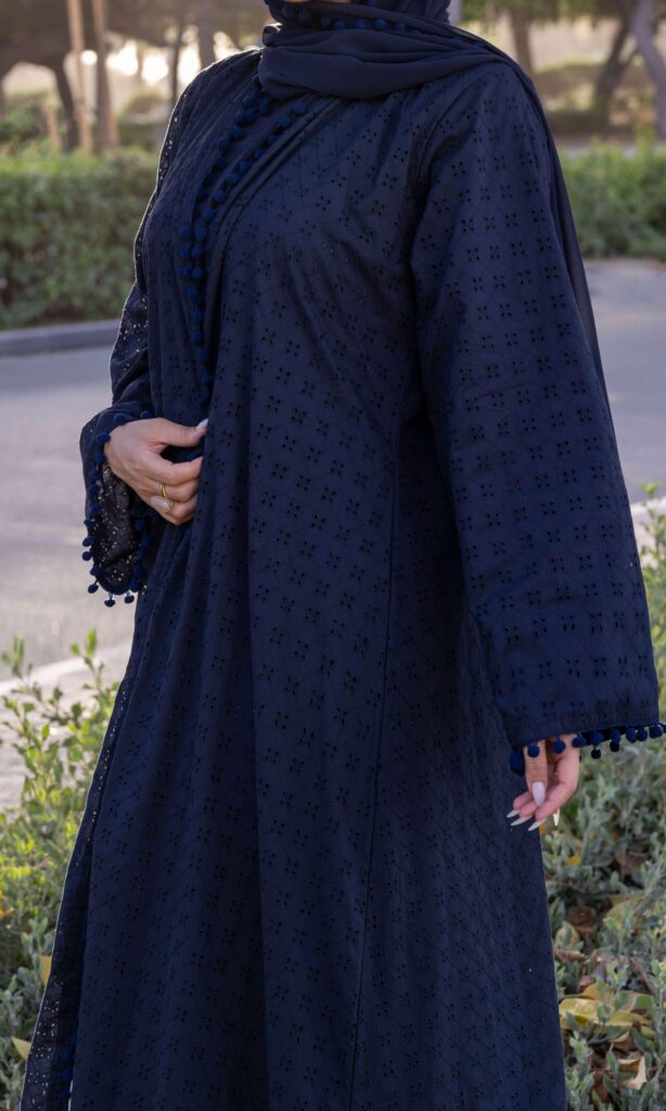 PomPom - Bluette Front