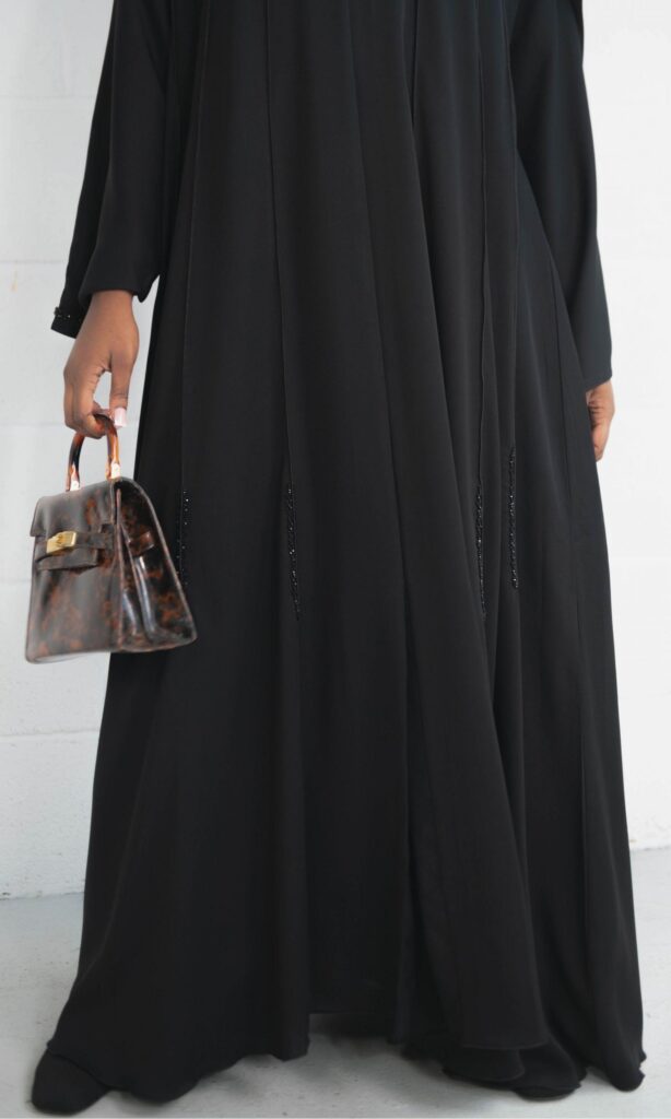 iliana black (3)