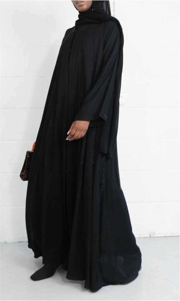 iliana black (4)