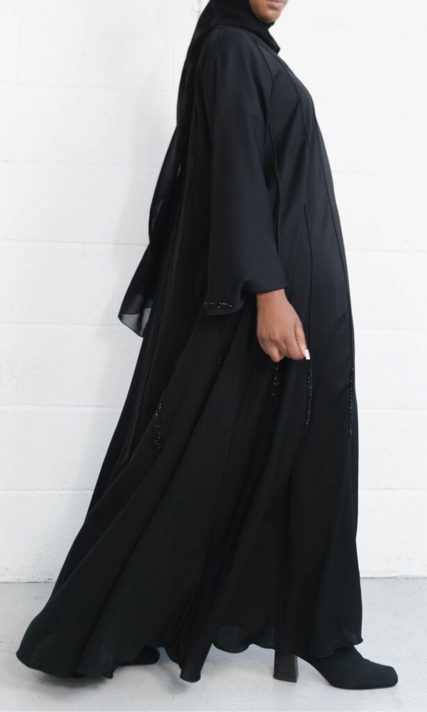 iliana black (5)