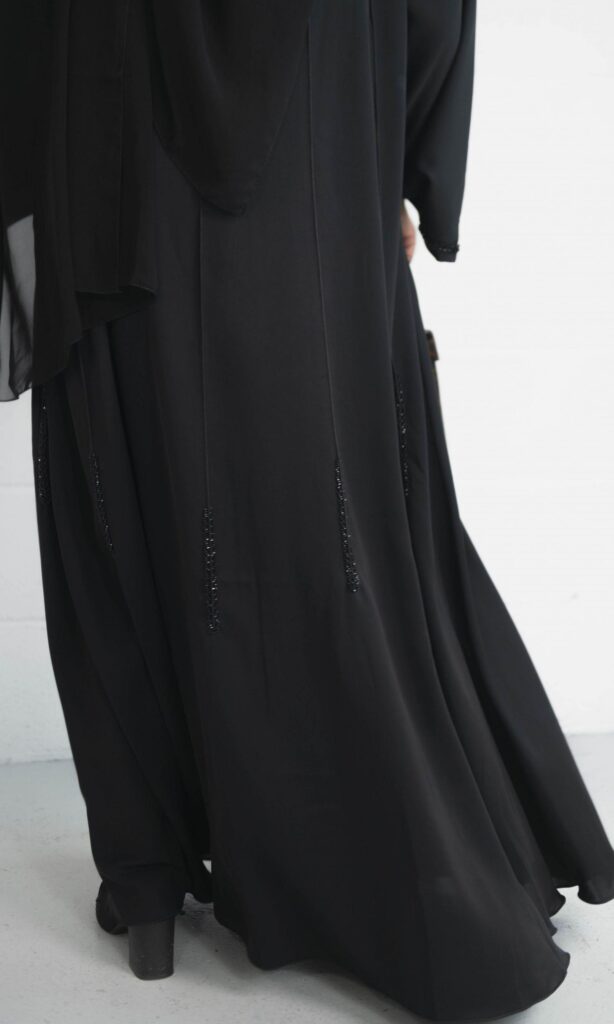 iliana black (8)