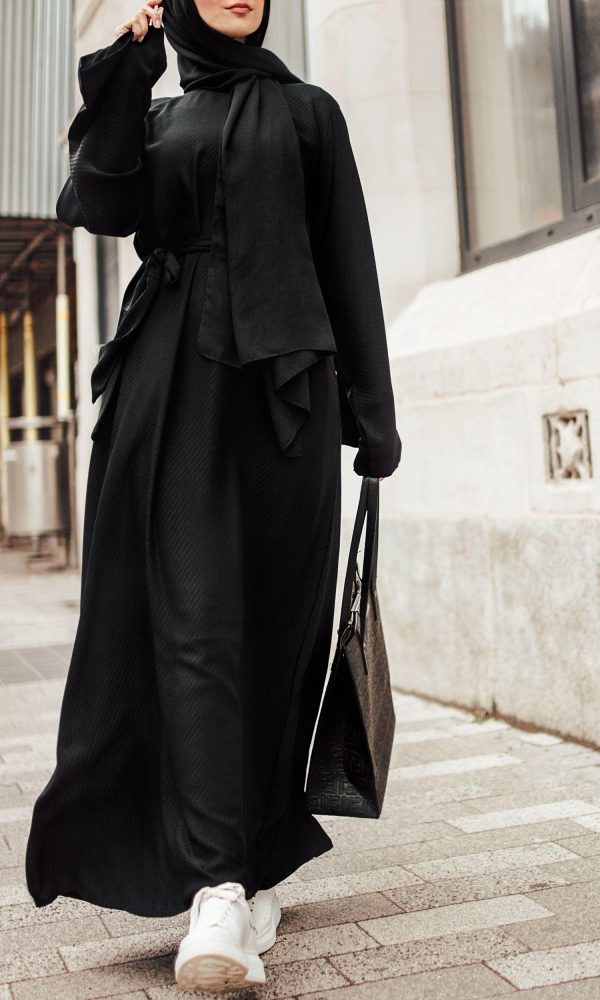 The Textured Abaya
