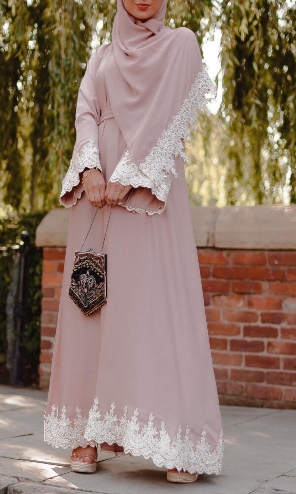 Venetian Lace Abaya in Pink