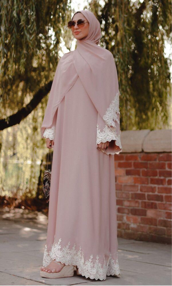 Venetian Lace Abaya in Pink