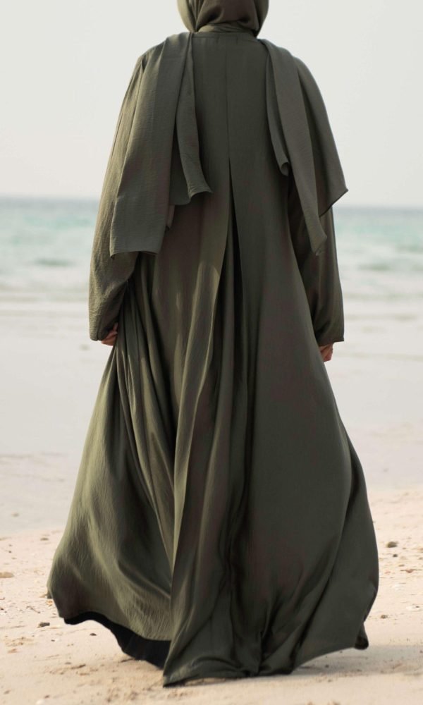 Najaa in Olive Shore