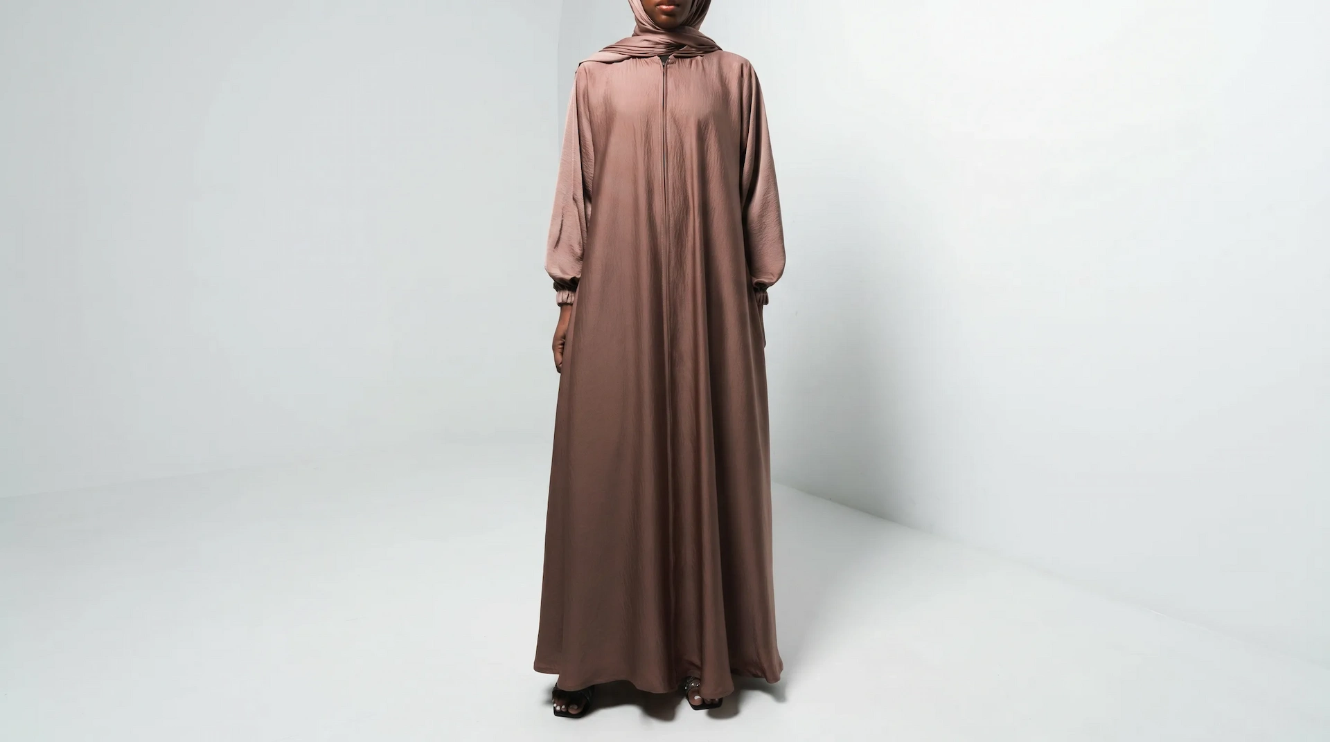 Buy Quality Abayas Without Breaking the Bank