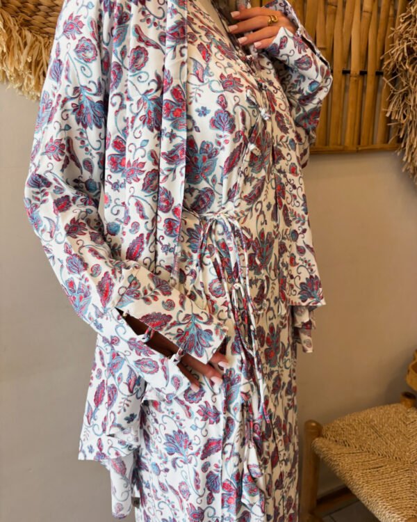 Wrap Abaya in Iznik Tile