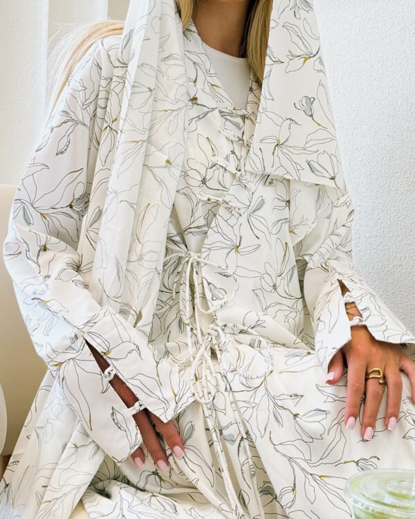 Wrap Abaya in Wild Lilies