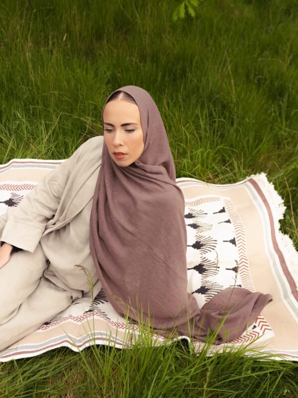 Textured Hijab in Mink Brown