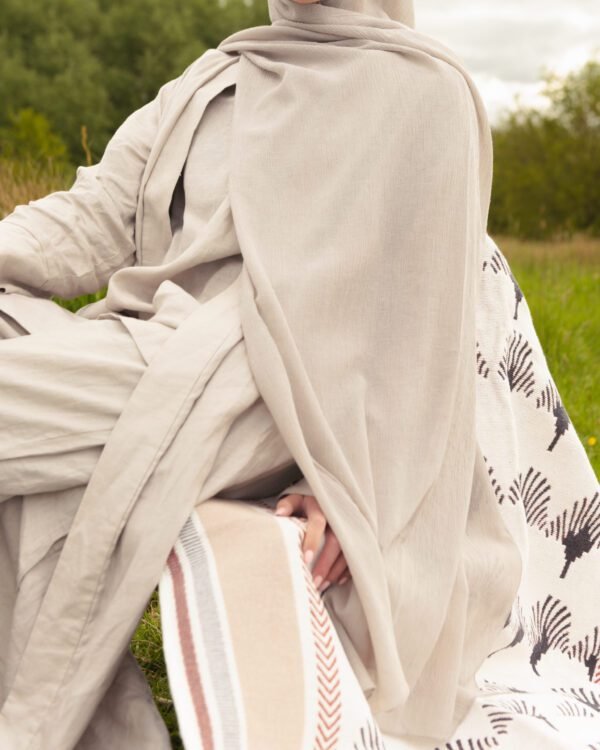 Textured Hijab in Ecru