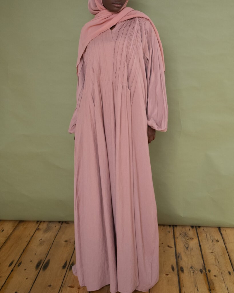 Aana in Pink
