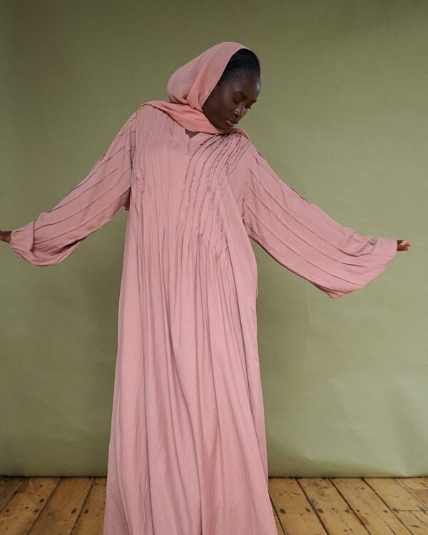 Aana in Pink