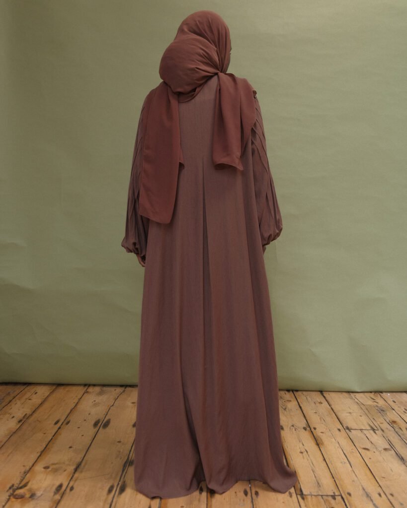 Aana in Mocha