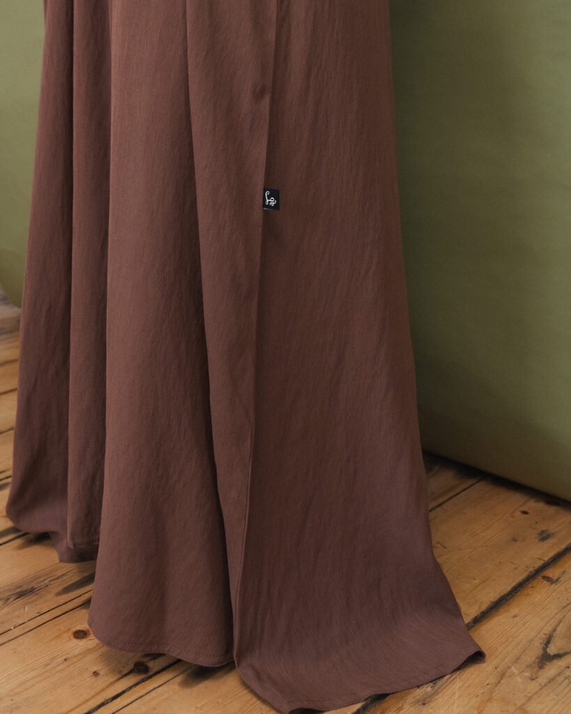 Aana in Mocha