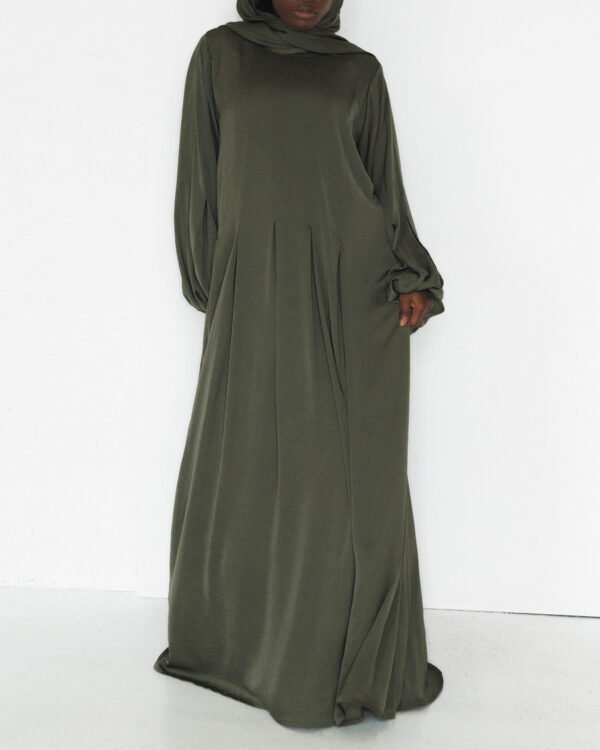 Hanaa in Green
