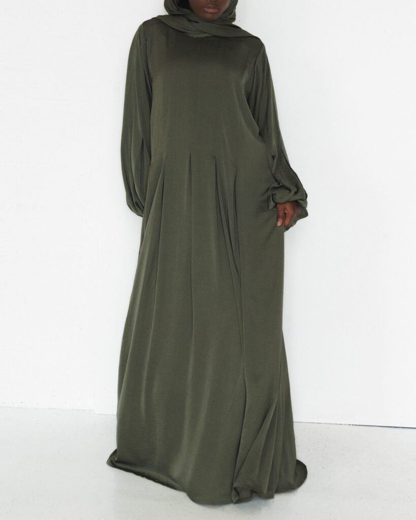 Hanaa in Green