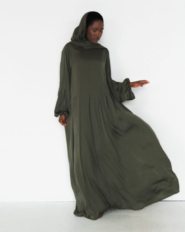Hanaa in Green