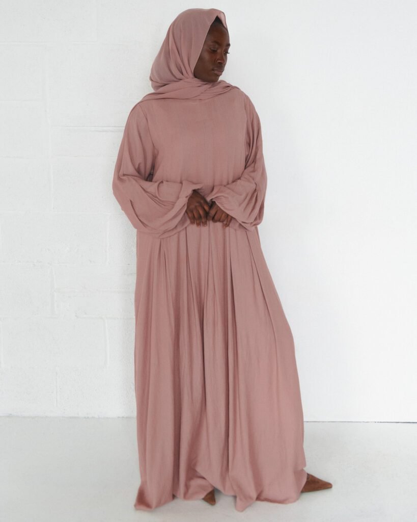 Hanaa in Burnt Rose