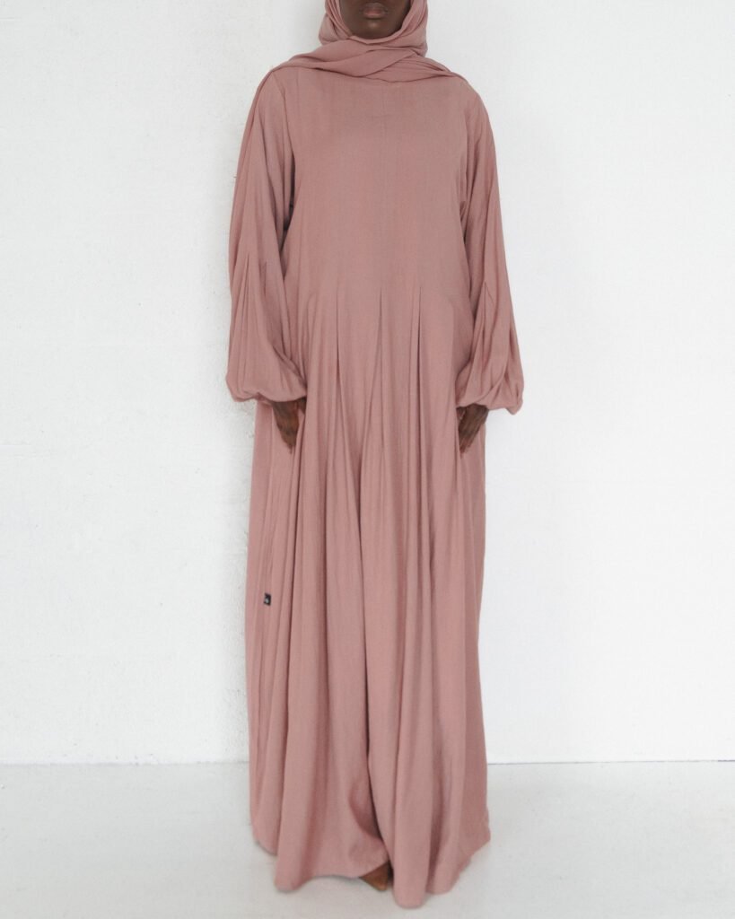 Hanaa in Burnt Rose