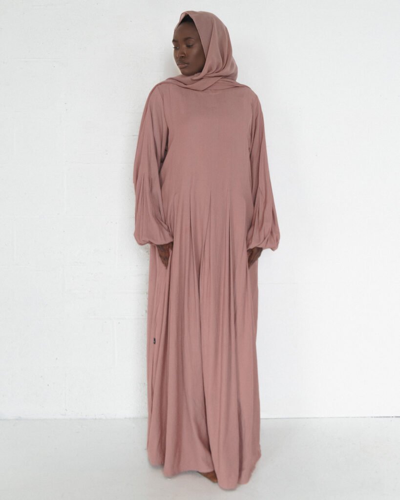 Hanaa in Burnt Rose