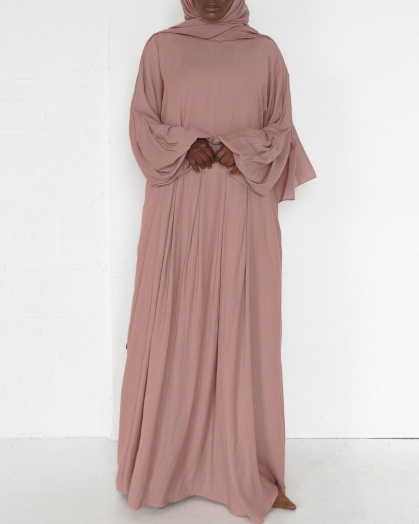 Hanaa in Burnt Rose