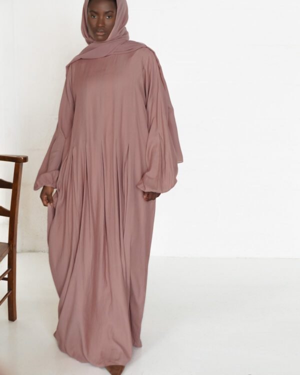 Hanaa in Burnt Rose