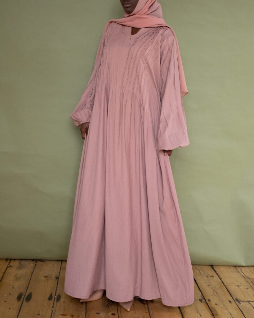 Aana in Pink