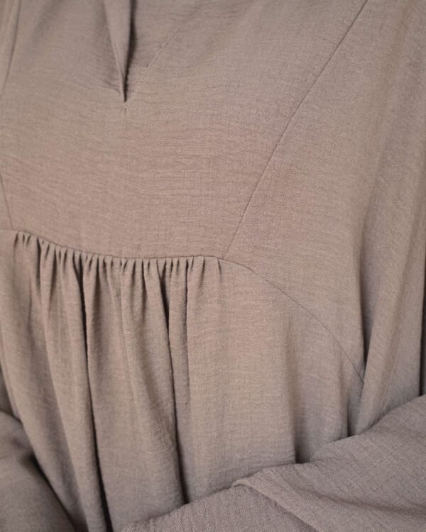 Umāra in Beige