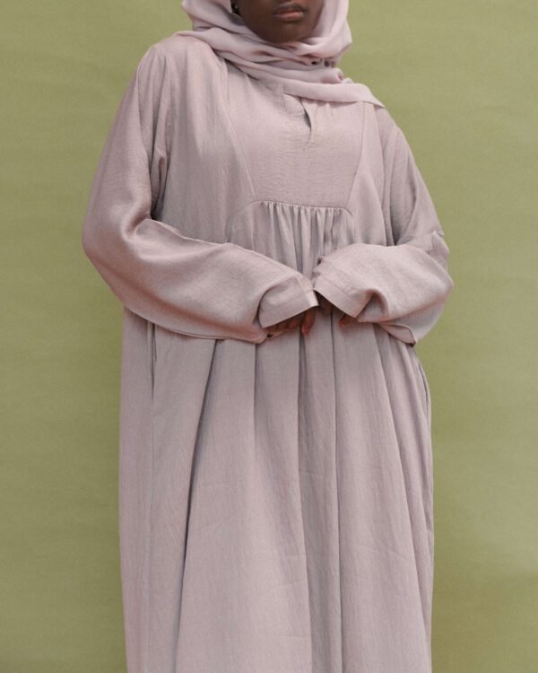 Umāra in Lilac